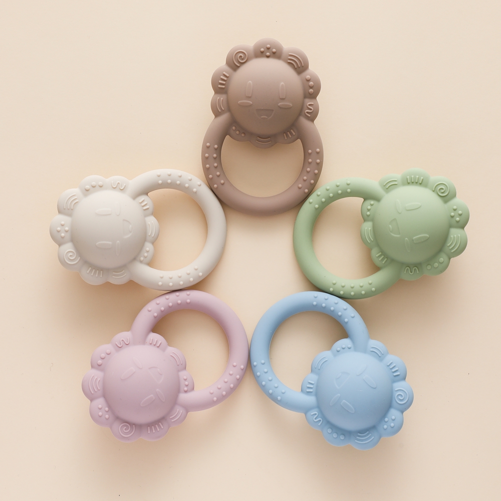 Baby Food Natural - ของเล่นเด็กซิลิโคนTeetherเกรดอาหารRattleของเล่นเด็ก 0-12 เดือนSensoryของเล่นซิลิโคนLion Hand BellซิลิโคนTeething Rattle